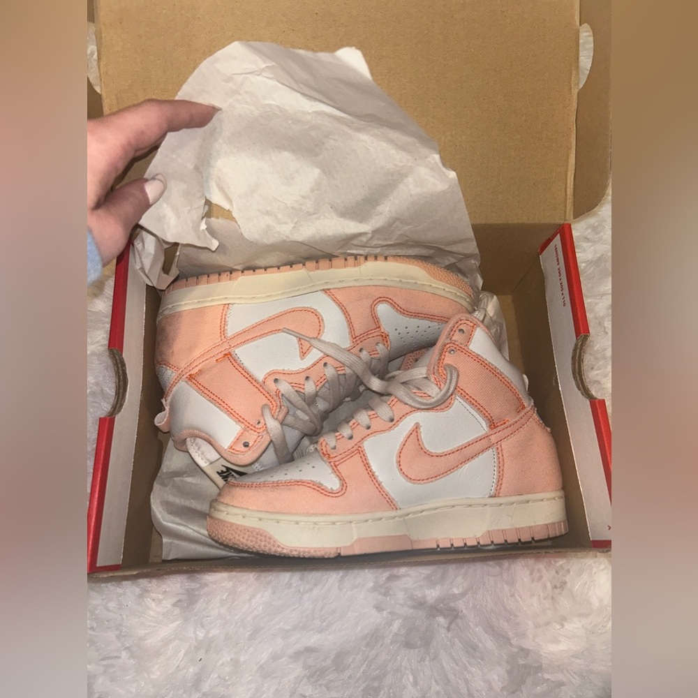 Women’s Nike dunks